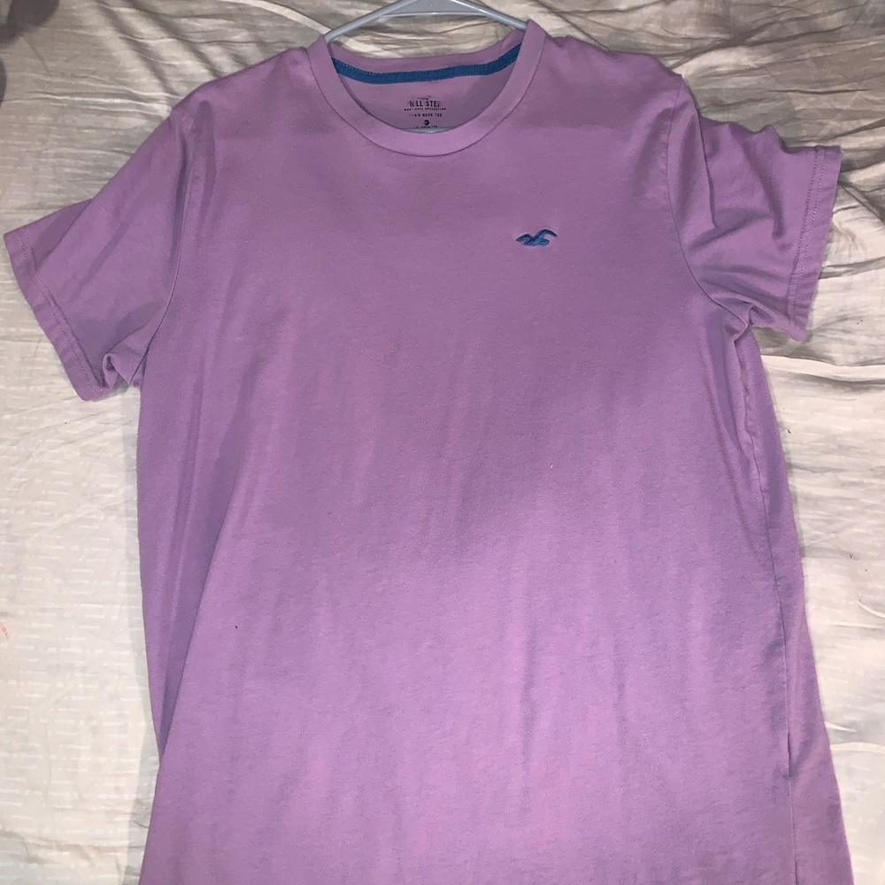 Short sleeve light purple Hollister shirt